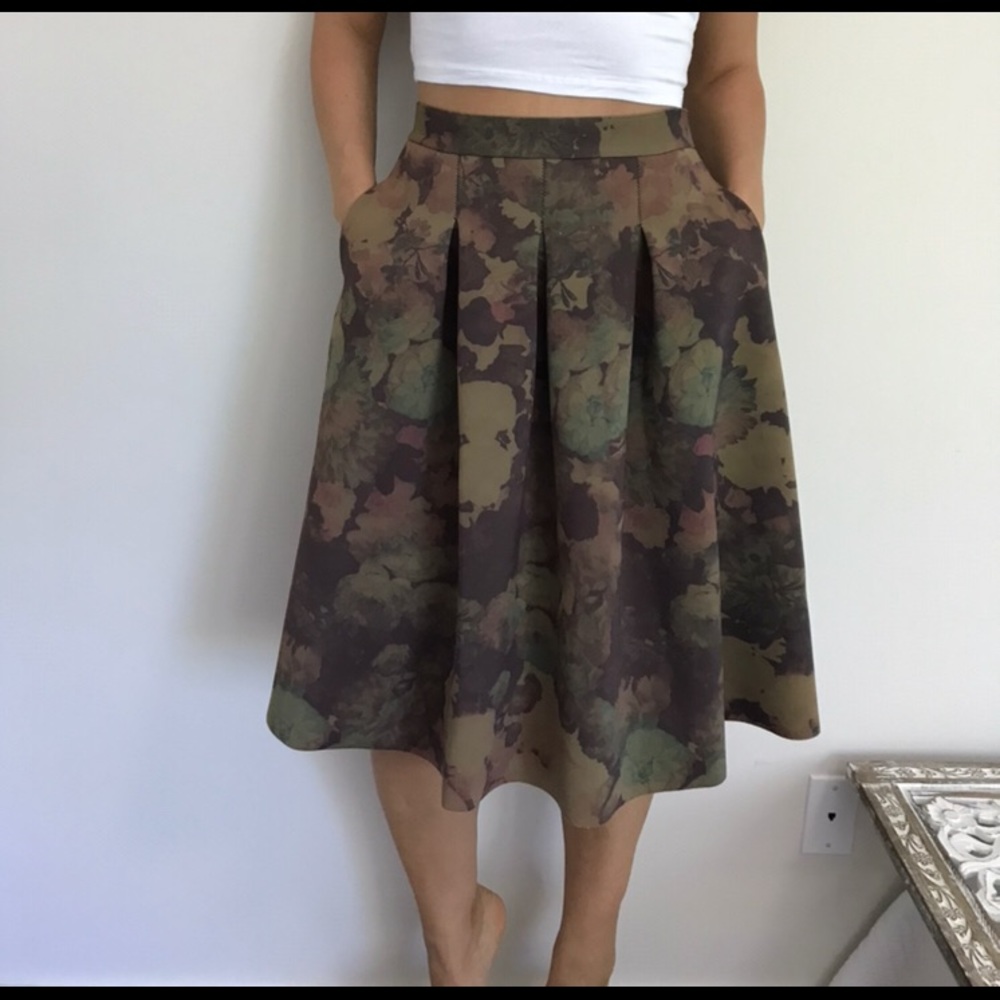 Antropologie scuba floral skirt pleated mid pocket
